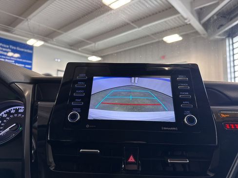 Used 2022 Toyota Camry SE image 14