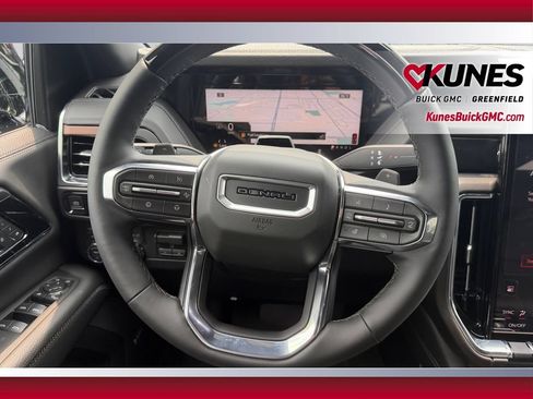 New 2026 GMC Yukon Denali w/ Denali Reserve Package AWD/4WD image 13
