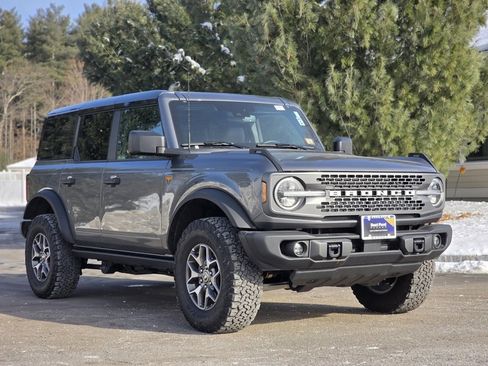 Used 2025 Ford Bronco Badlands image 13