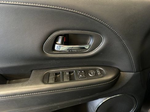 Used 2019 Honda HR-V EX-L image 18