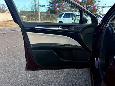 Used 2017 Ford Fusion Titanium image 11