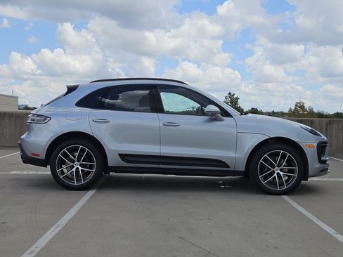 Certified 2026 Porsche Macan AWD/4WD image 9