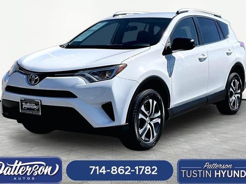 Used 2016 Toyota RAV4 LE FWD image 1