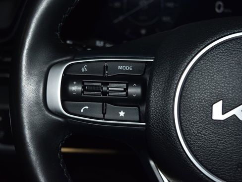 Used 2023 Kia Sportage SX image 7