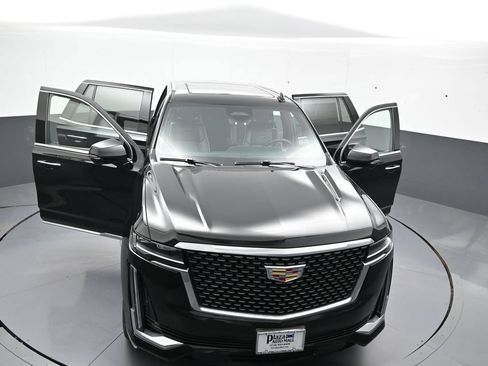 Used 2024 Cadillac Escalade Premium Luxury AWD/4WD image 52