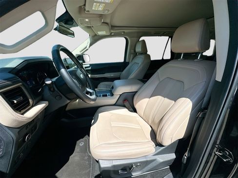 Used 2024 Ford Expedition Limited image 22