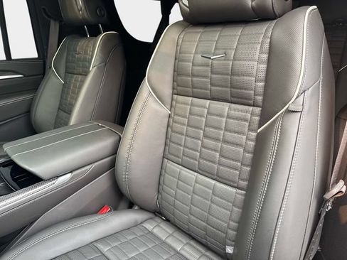 Certified 2026 Cadillac Escalade ESV V AWD/4WD image 16