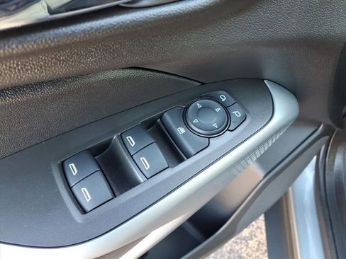 Used 2025 Chevrolet Trax RS w/ Driver Confidence Package image 16