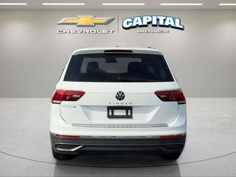 Used 2024 Volkswagen Tiguan SE image 4