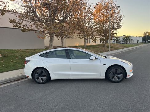 Used 2020 Tesla Model 3 Long Range image 2