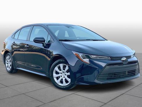 Used 2024 Toyota Corolla LE image 2