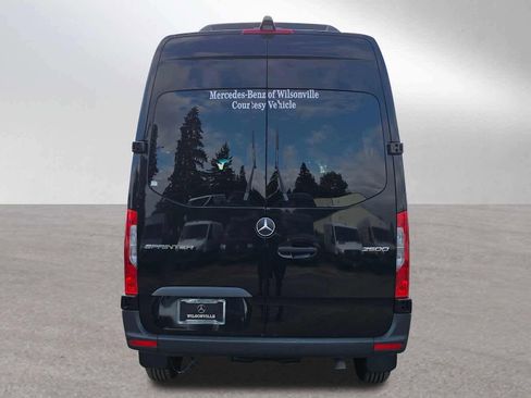 Used 2025 Mercedes-Benz Sprinter 2500 image 4