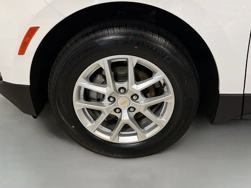 Used 2024 Chevrolet Equinox LT w/ Driver Convenience Package AWD/4WD image 46