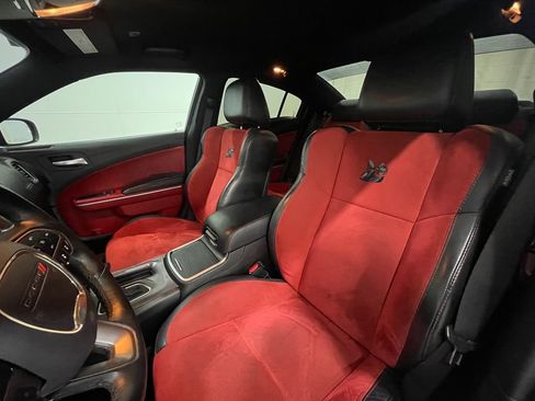 Used 2019 Dodge Charger Scat Pack w/ Technology Group image 14