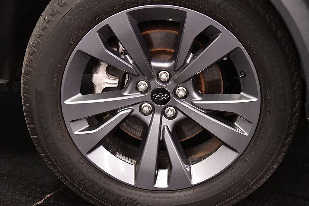 Used 2023 Ford Explorer XLT w/ Equipment Group 202A AWD/4WD image 9