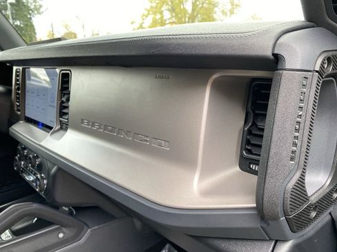 New 2025 Ford Bronco Outer Banks w/ Sasquatch Package image 43