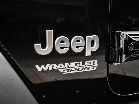 Used 2019 Jeep Wrangler Sport S image 16