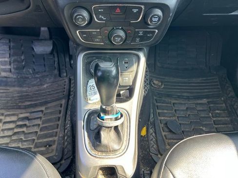 Used 2018 Jeep Compass Latitude w/ Popular Equipment Group AWD/4WD image 18