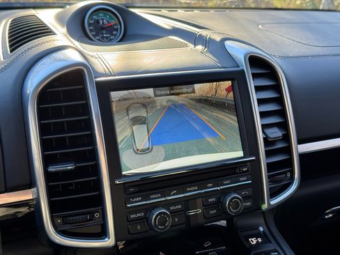 Used 2016 Porsche Cayenne GTS image 34