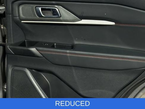 Used 2025 Ford Explorer ST-Line w/ ST-Line Street Pack AWD/4WD image 37