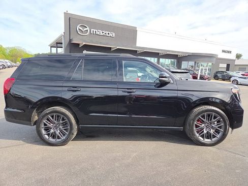 Used 2025 Ford Expedition Platinum w/ Stealth Performance Package AWD/4WD image 6