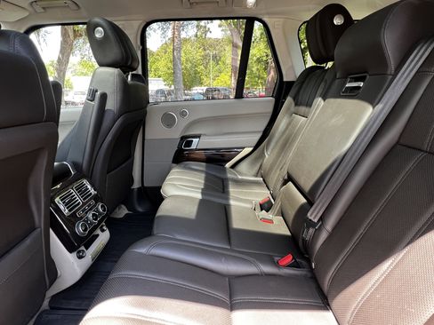 Used 2016 Land Rover Range Rover HSE image 32