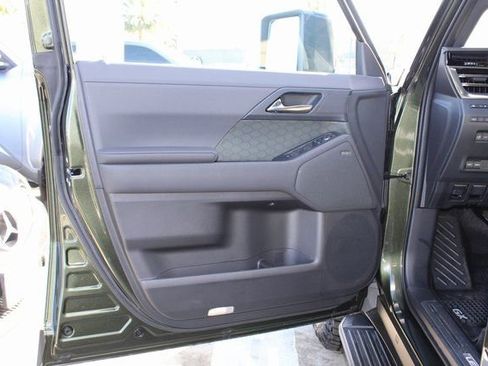 Certified 2025 Lexus GX 550 image 11