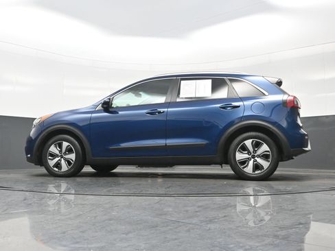 Used 2017 Kia Niro LX image 26