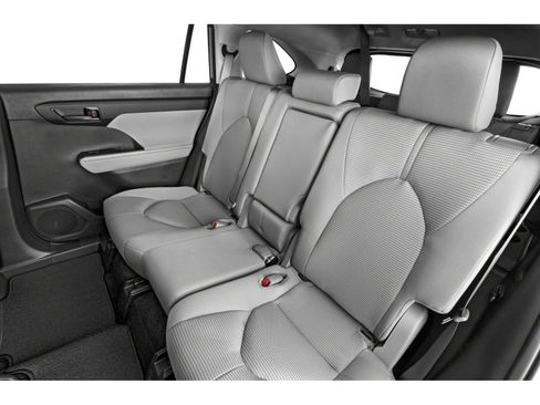 Used 2025 Toyota Highlander XSE image 8