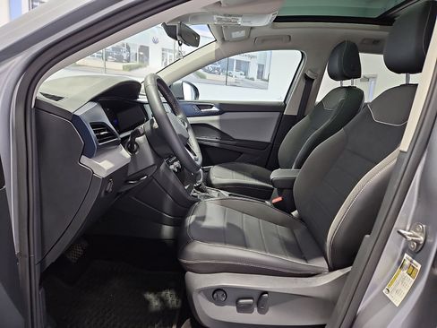 Certified 2023 Volkswagen Taos SE w/ Panoramic Sunroof Package FWD image 10