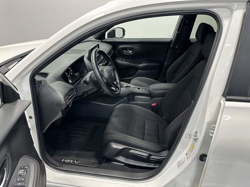 Certified 2025 Honda HR-V Sport image 14