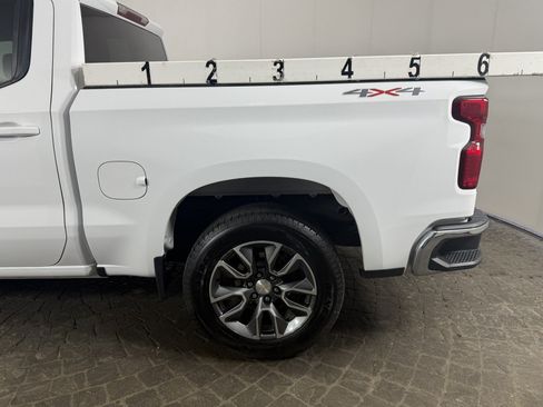 Used 2023 Chevrolet Silverado 1500 LT AWD/4WD image 5