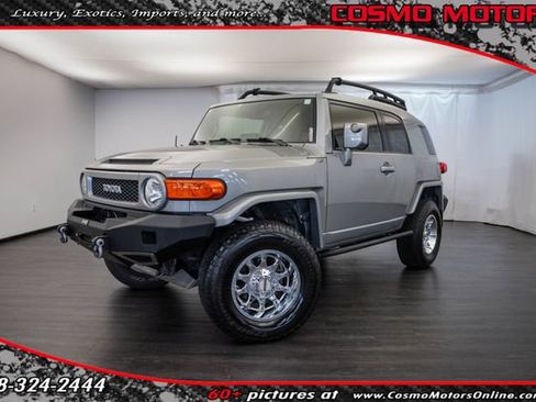 Used 2011 Toyota FJ Cruiser 4WD w/ Upgrade Pkg image 1