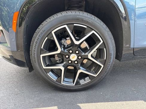 Used 2026 Chevrolet Traverse High Country w/ LPO, Floor Liner Package FWD image 9