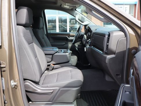 Used 2023 GMC Sierra 1500 Elevation image 44