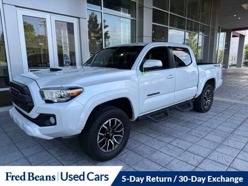 Used 2022 Toyota Tacoma TRD Sport w/ Technology Package AWD/4WD image 16