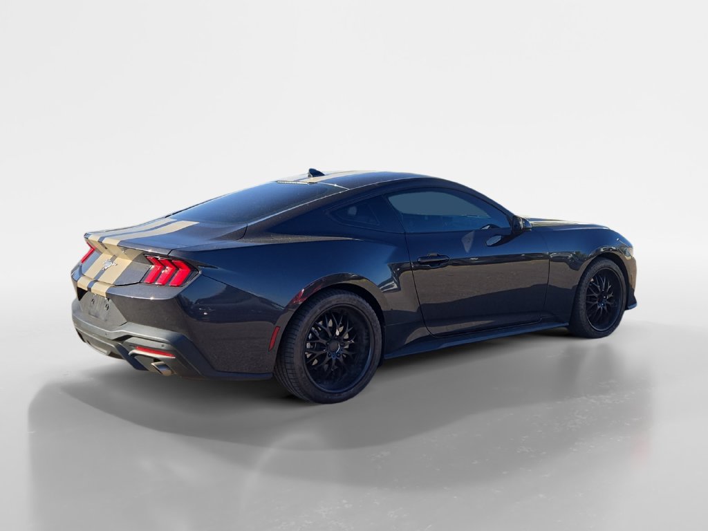Used 2024 Ford Mustang Coupe RWD image 5