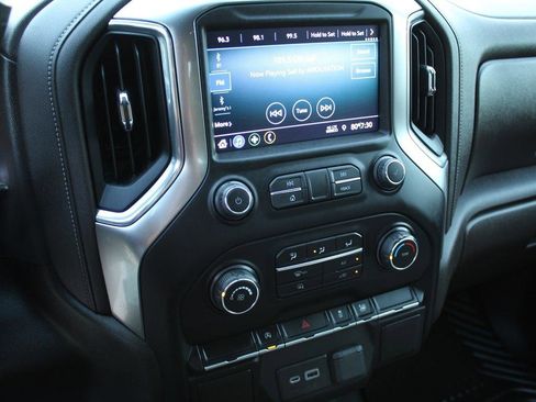 Used 2020 Chevrolet Silverado 1500 LT image 30