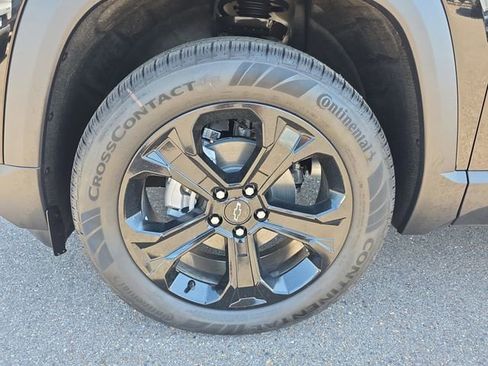 New 2026 Chevrolet Equinox LT w/ Convenience Package II FWD image 9