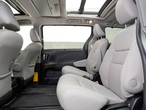 Used 2015 Toyota Sienna Limited Premium AWD/4WD image 27