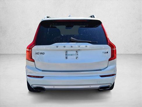 Used 2017 Volvo XC90 T6 Momentum w/ Vision Package image 6