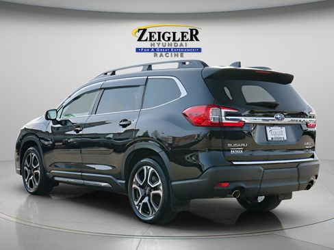 Used 2023 Subaru Ascent Limited w/ Technology Package AWD/4WD image 5