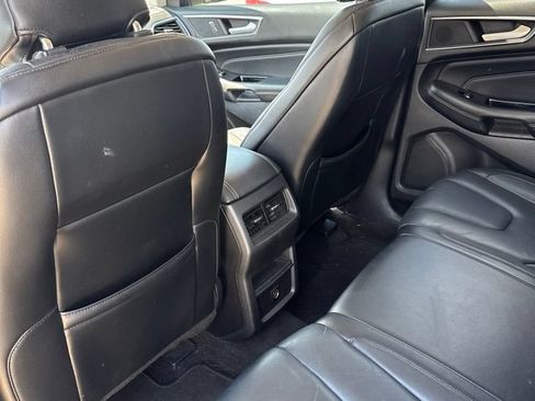 Used 2015 Ford Edge Titanium FWD image 7