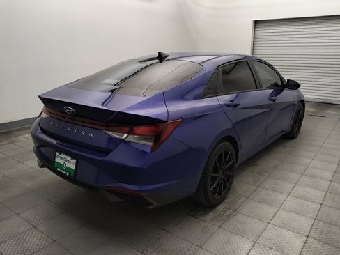 Used 2021 Hyundai Elantra SE FWD image 9