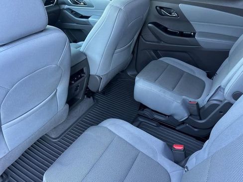 Used 2019 Chevrolet Traverse LT image 16