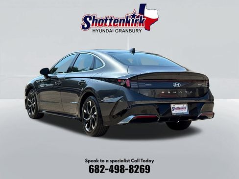 Used 2025 Hyundai Sonata SEL FWD image 8