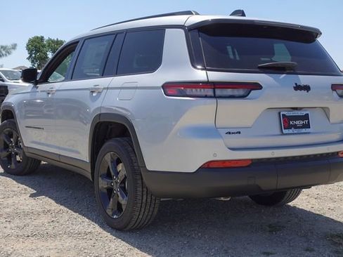 New 2025 Jeep Grand Cherokee L Altitude image 9
