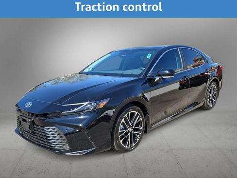 Used 2026 Toyota Camry XLE w/ Premium Plus Package image 6