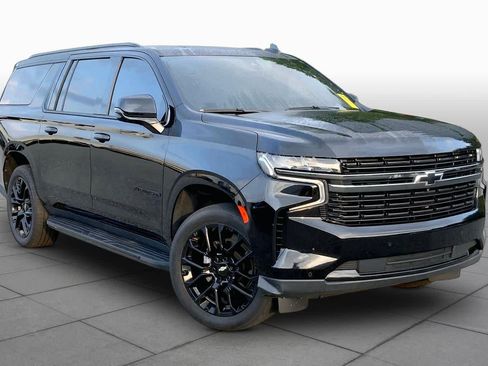Used 2022 Chevrolet Suburban RST w/ Luxury Package AWD/4WD image 3