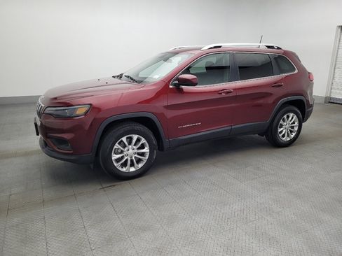 Used 2019 Jeep Cherokee Latitude w/ Cold Weather Group image 2